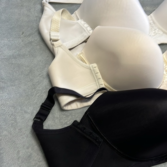 Vanity Fair Bras Bundle of 3 @ 44DD black, white, and cream - Picture 8 of 9